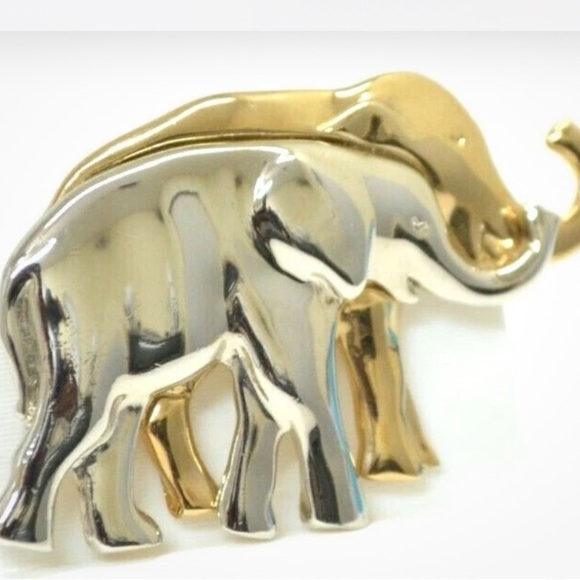 Signed Elephant Brooch Gold Silver Tone Lapel Hat Bag Gear Liz Claiborne LC Pin - Picture 6 of 6